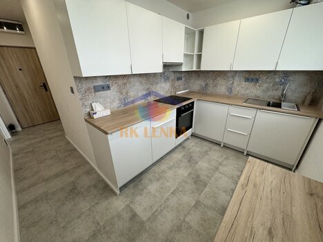 Pronájem bytu 1+1 na ulici Frýdlantská s balkónem.